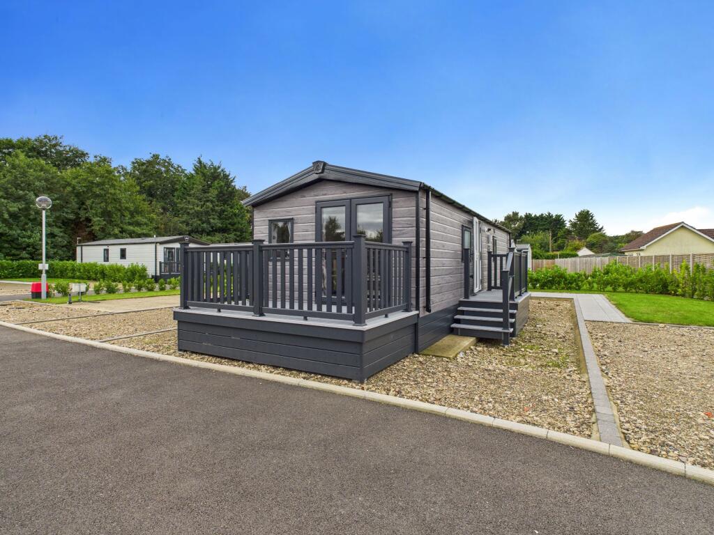 Main image of property: Haddiscoe Tavern, The Street, Haddiscoe, Norwich