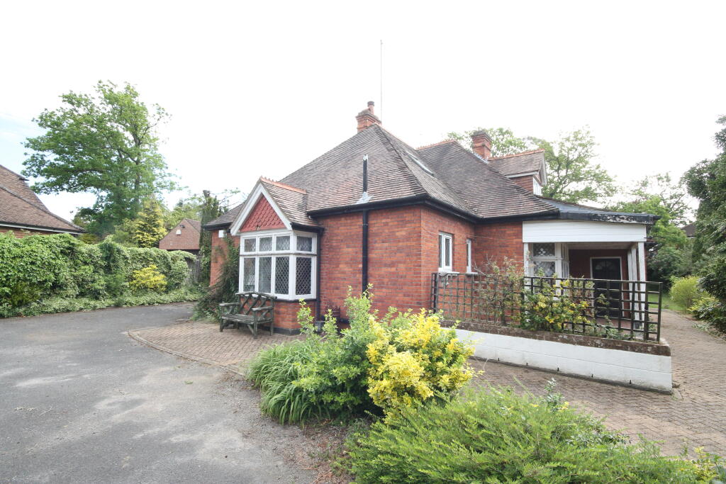Main image of property: Row Town, Addlestone