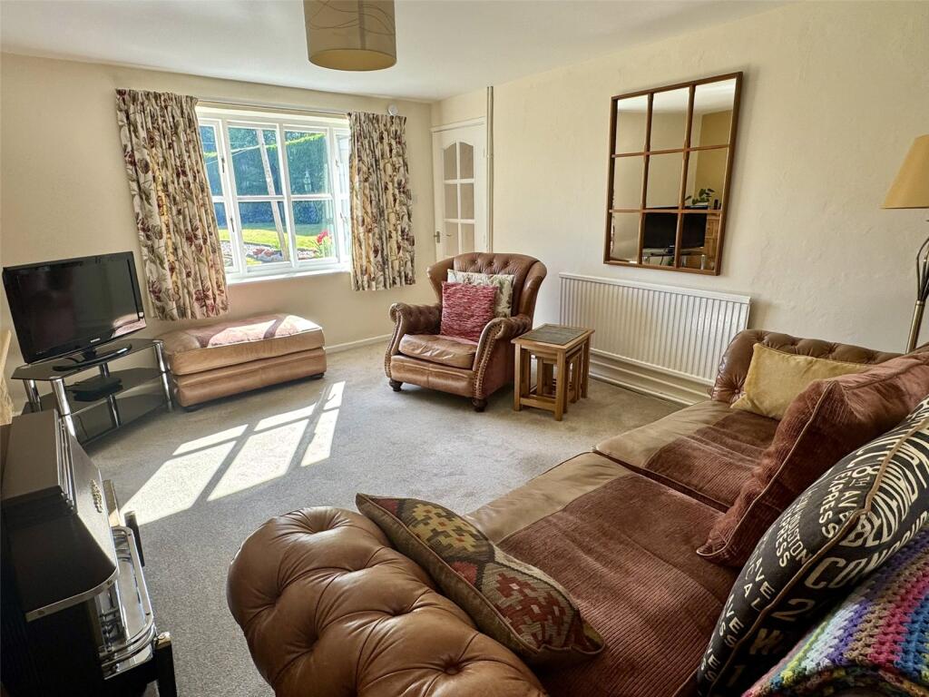 Silver Street, Chard, Somerset, TA20 photo 3
