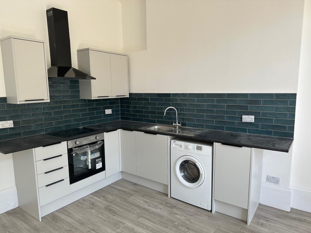 Main image of property: Flat 2 Russell Terrace, CV31 1HE