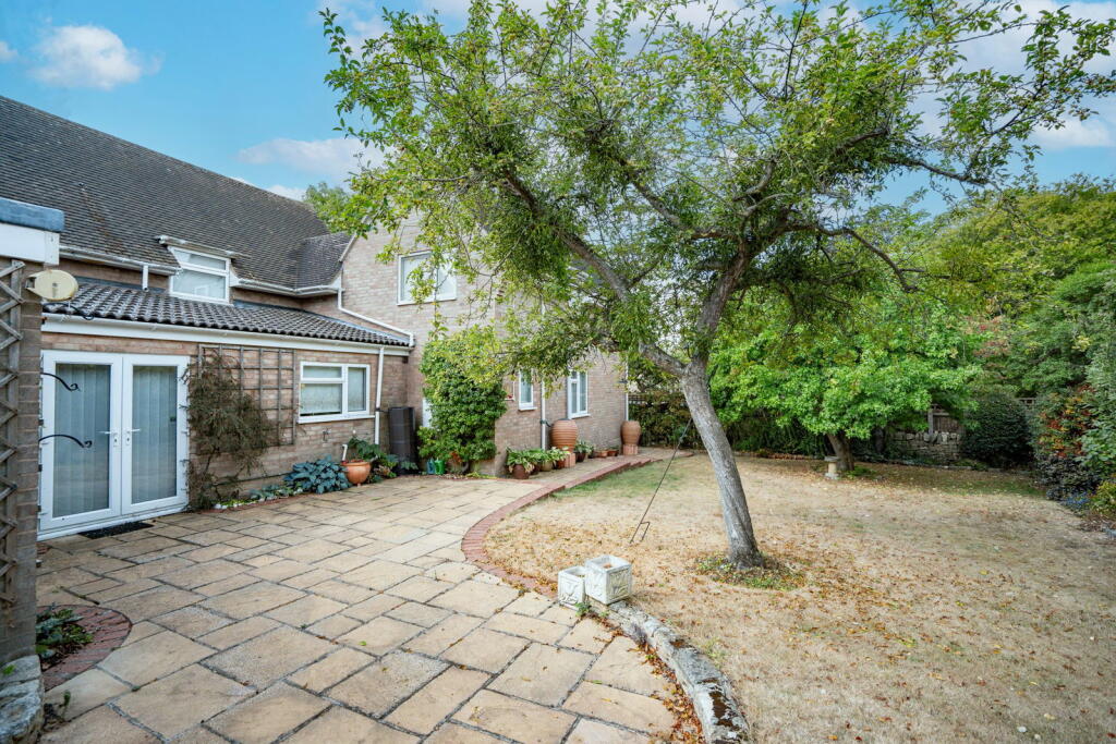 House in Gloucester - View 5