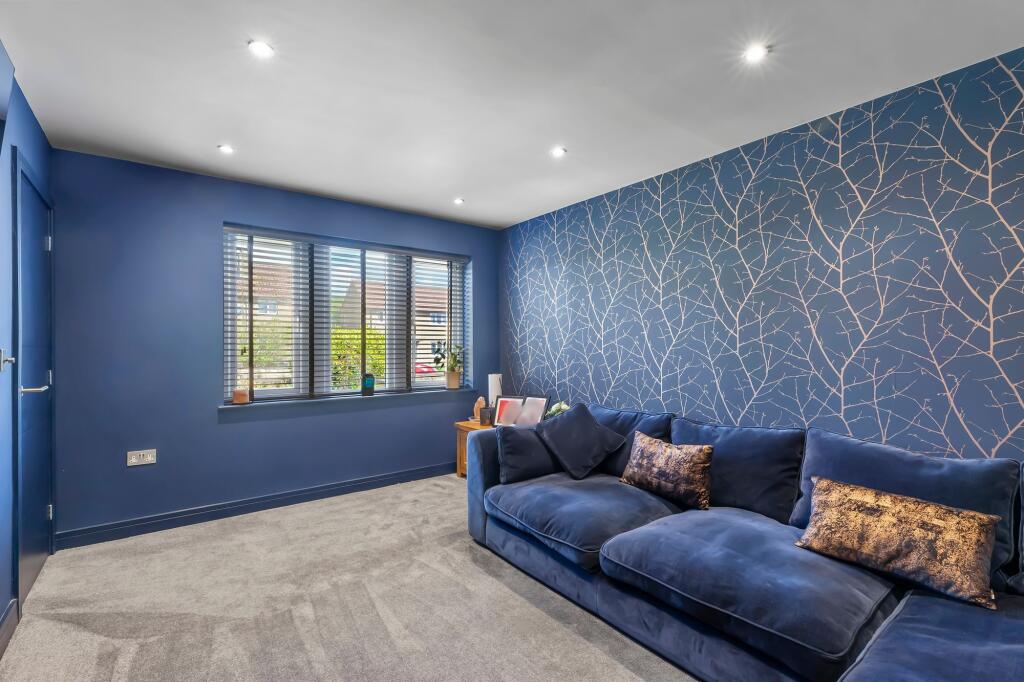 Long Lane, Harden, BD16 photo 4