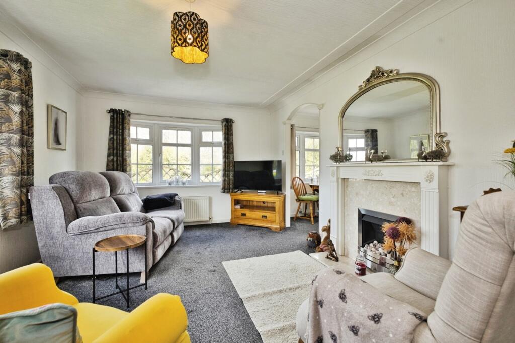 College Close, LANGPORT, Somerset, TA10 photo 3