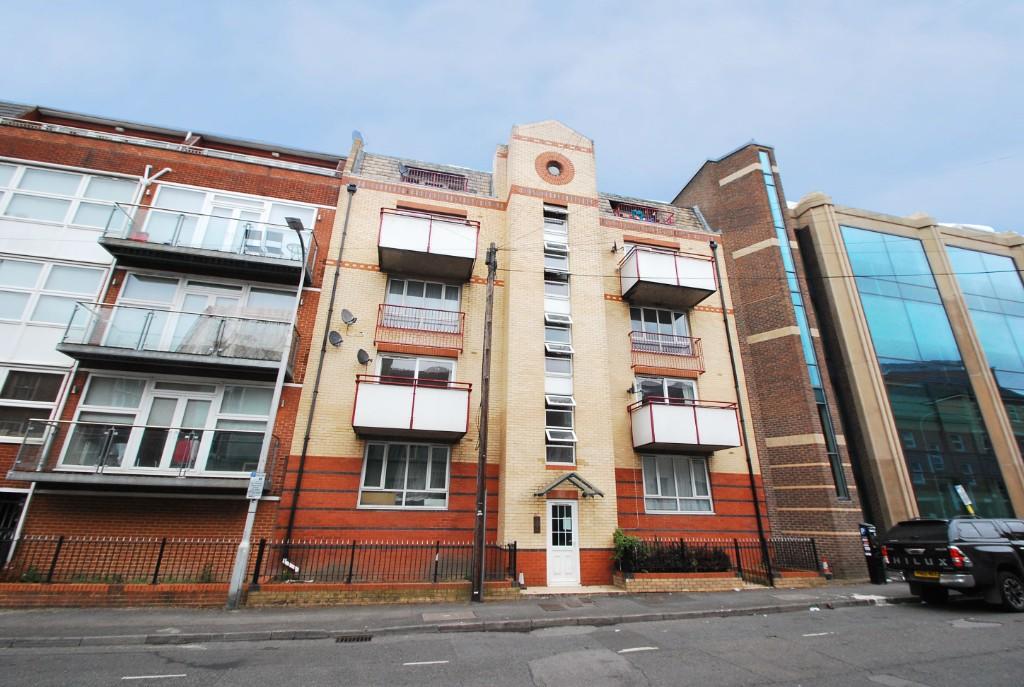 Main image of property: Vachel Road, Reading, Berkshire, RG1