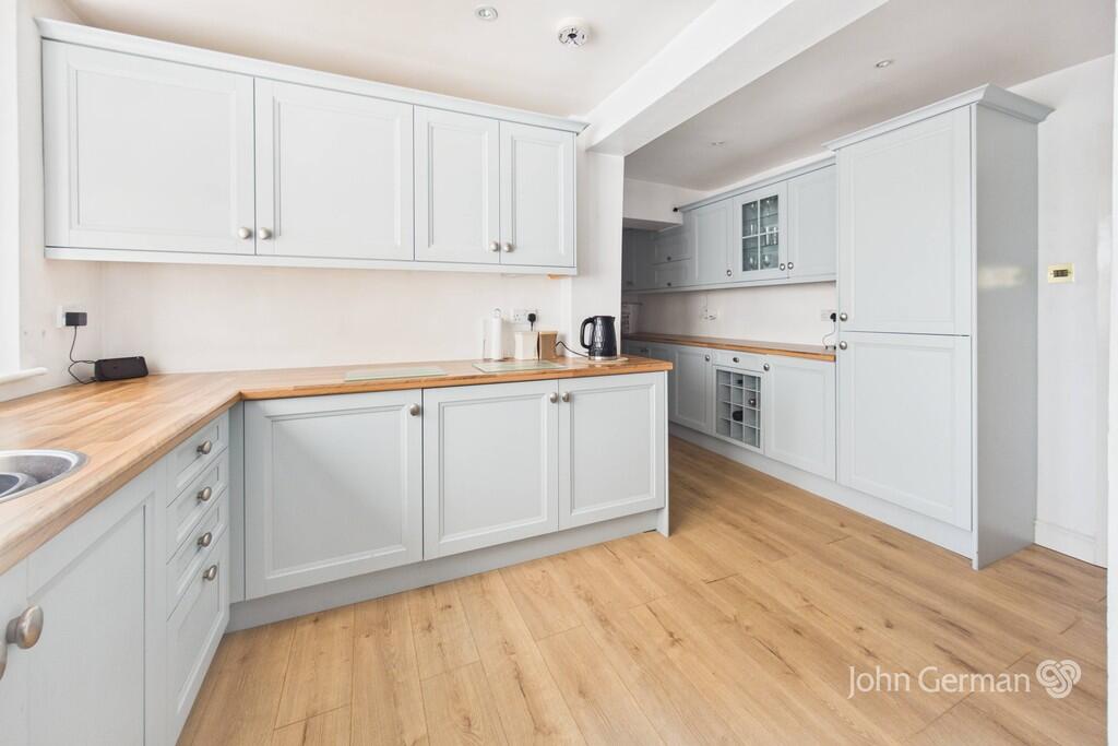 House in East Staffordshire, Upper Nobut, Leigh - More