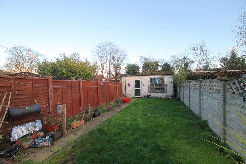 Braund Avenue, Greenford - View 3