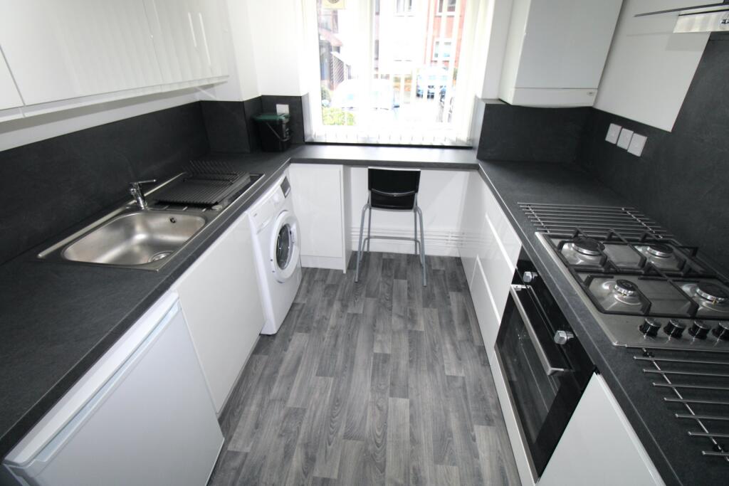 Apartment in Salford, Little Bolton - View 5