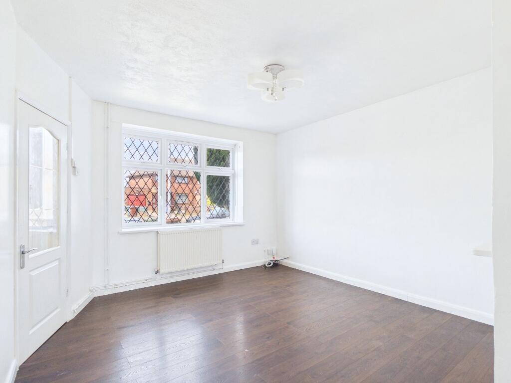 Daiglen Drive, South Ockendon RM15 photo 4