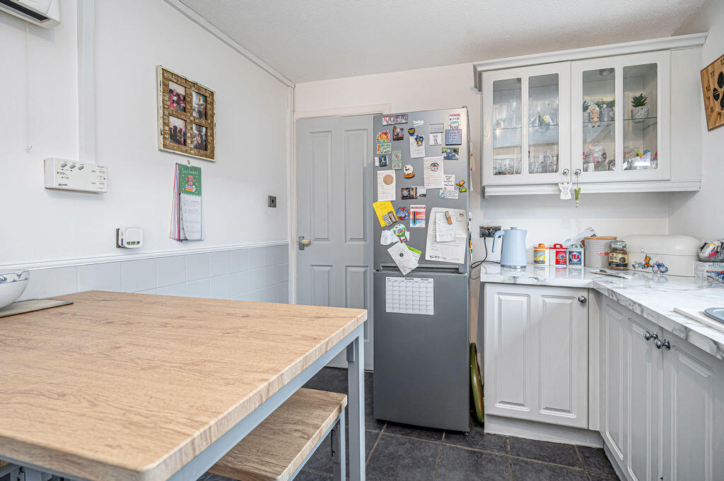 House in Kirkcaldy - More