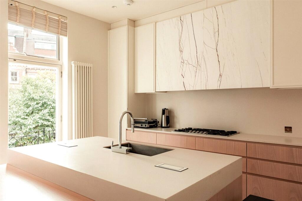 Apartment in London - More