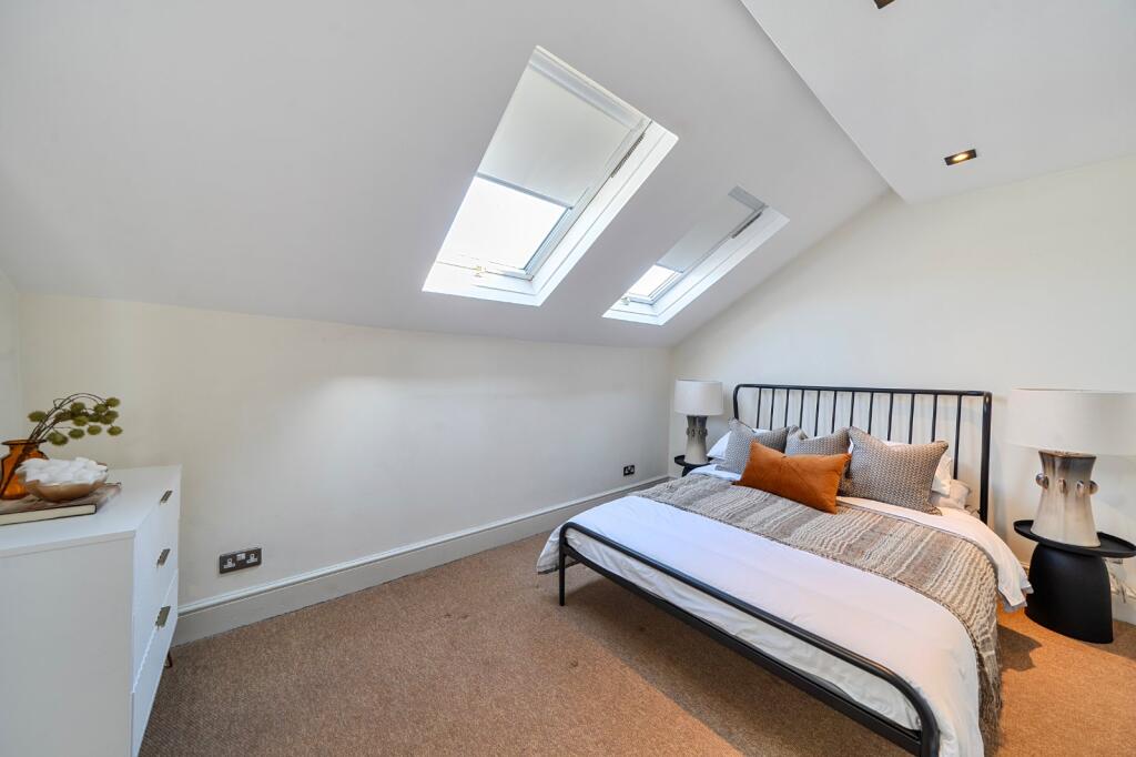 Apartment in London, Kilburn - More