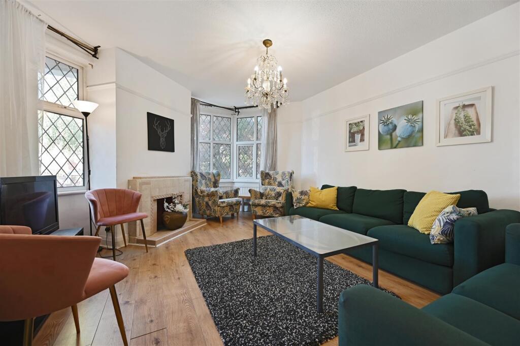 House in London - View 2