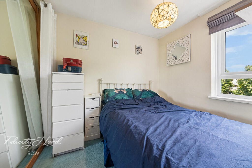 3-bed flat on Gough Walk, London, £375,000