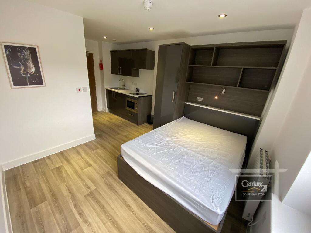 Apartment in Southampton - View 2