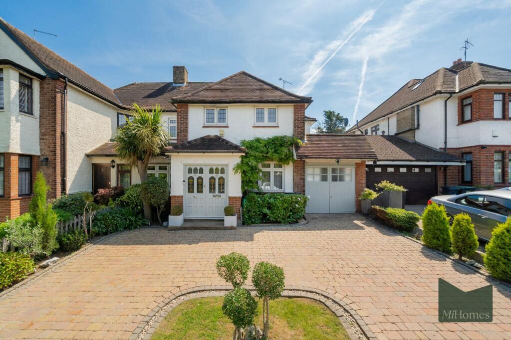 Main image of property: The Ridgeway, London, N14