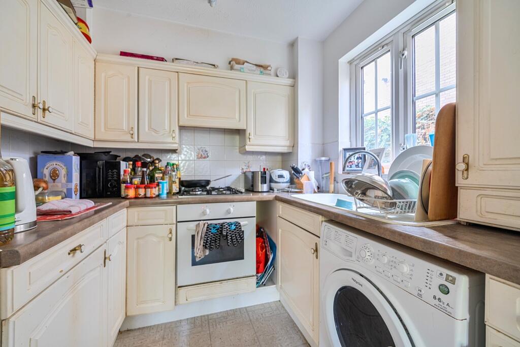 Apartment in London - View 5