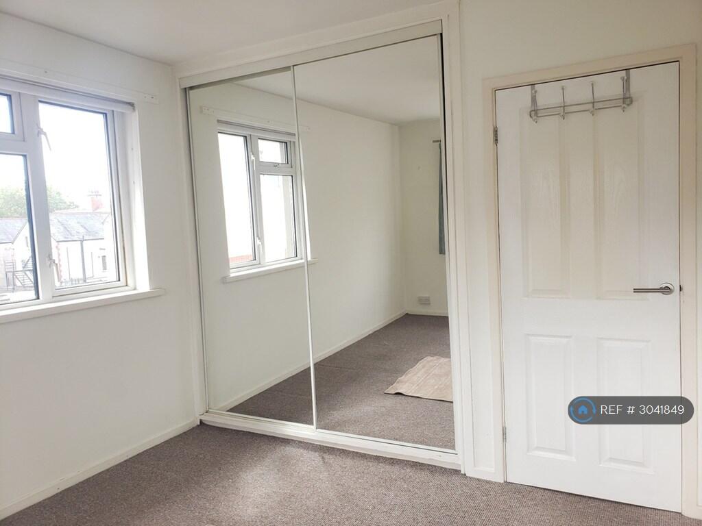 Apartment in Cardiff, Penylan - View 5