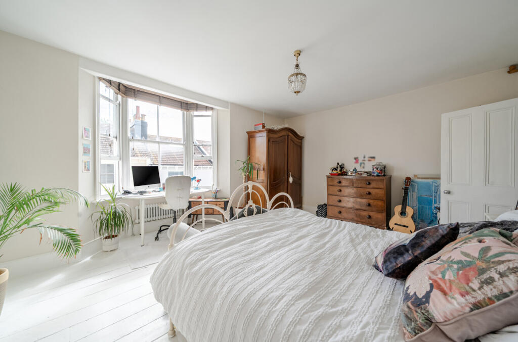 Apartment in Hove, Brighton and Hove - View 4