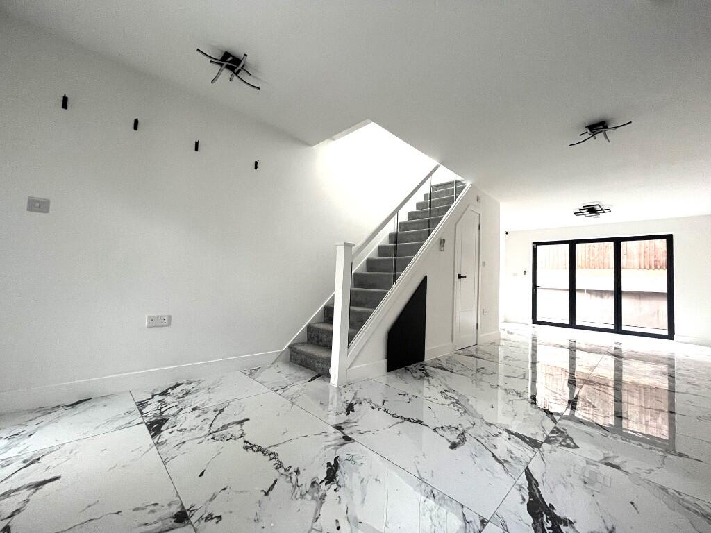 2 bedroom house for rent