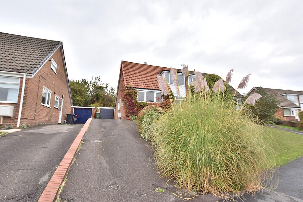 2-bed semi-detached on Ronaldshay Drive, Richmond, £255,000