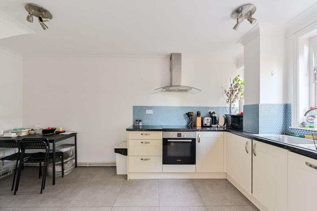 Apartment in London, Clapham Junction - View 4