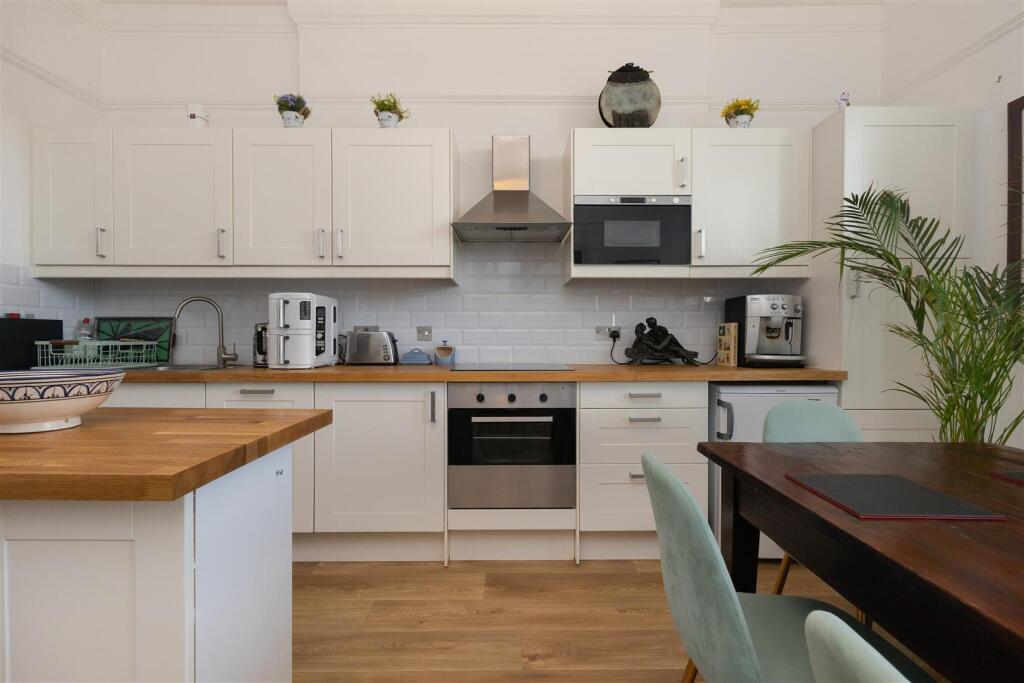 Apartment in Tonbridge - View 2