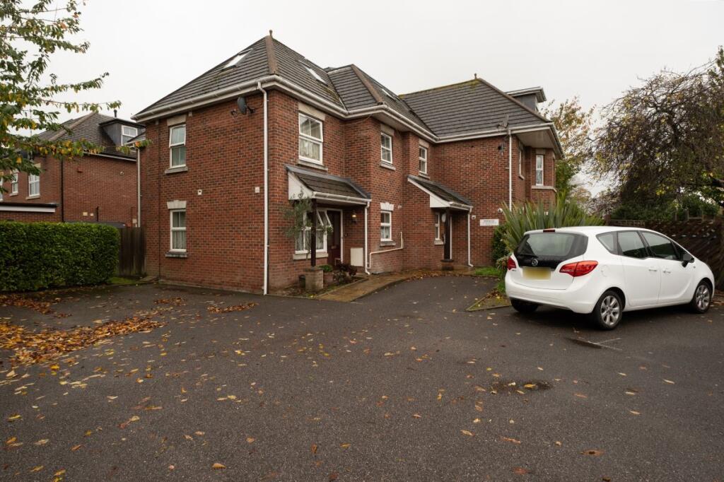 Main image of property: Flat 7 Pinewood, 38 Lowther Road, Bournemouth, Dorset, BH8 8NQ