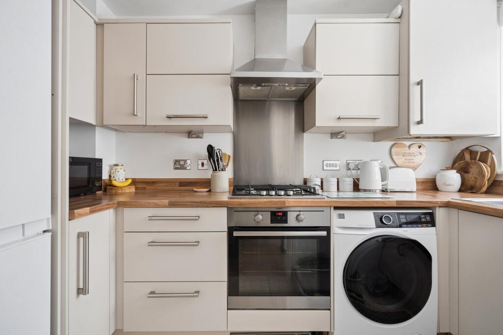 House in Hemel Hempstead, Little Chalfont - View 3