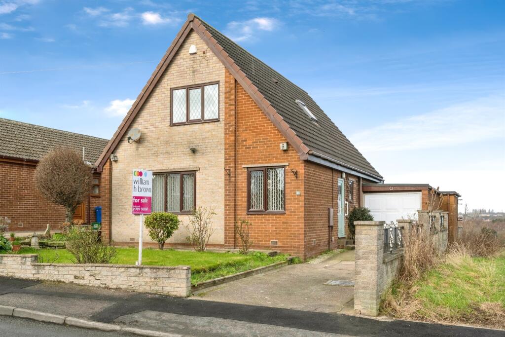 3-bed detached on Harlington Road, Adwick-Upon-Dearne, Mexborough, £325,000