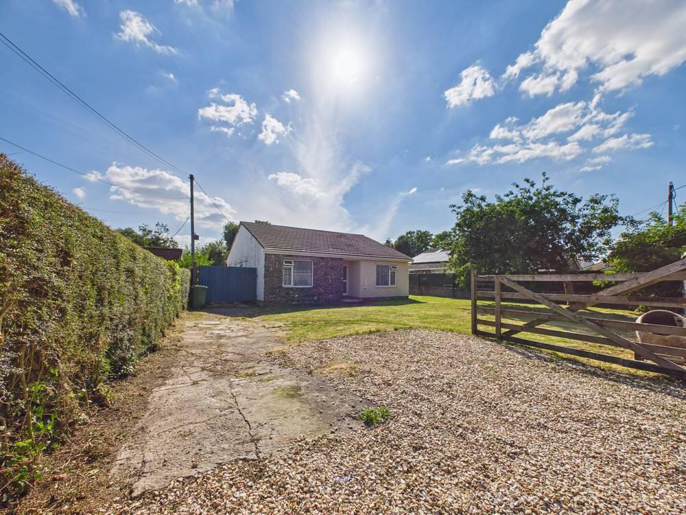 Main image of property: New Passage Road, Pilning, Bristol, South Gloucestershire, BS35