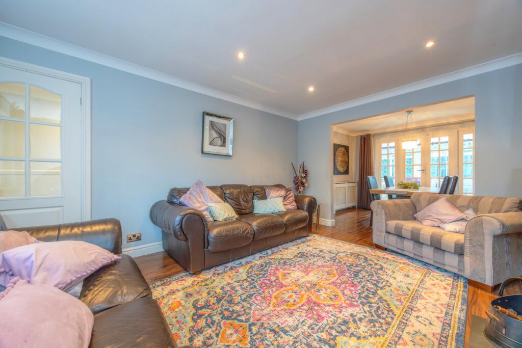 Oaks Farm Close, Darton, Barnsley, S75 photo 4
