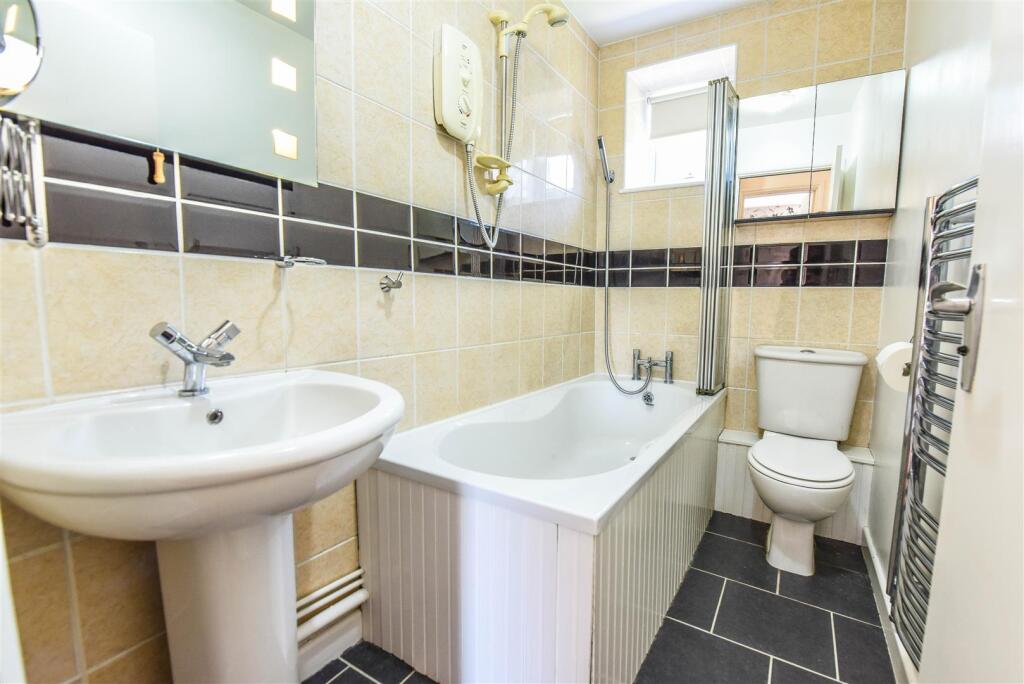 Flat 4 12, May Lane, Dursley - More