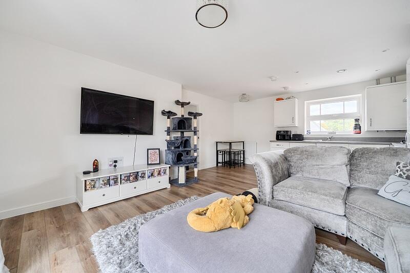Apartment in Reading - View 4