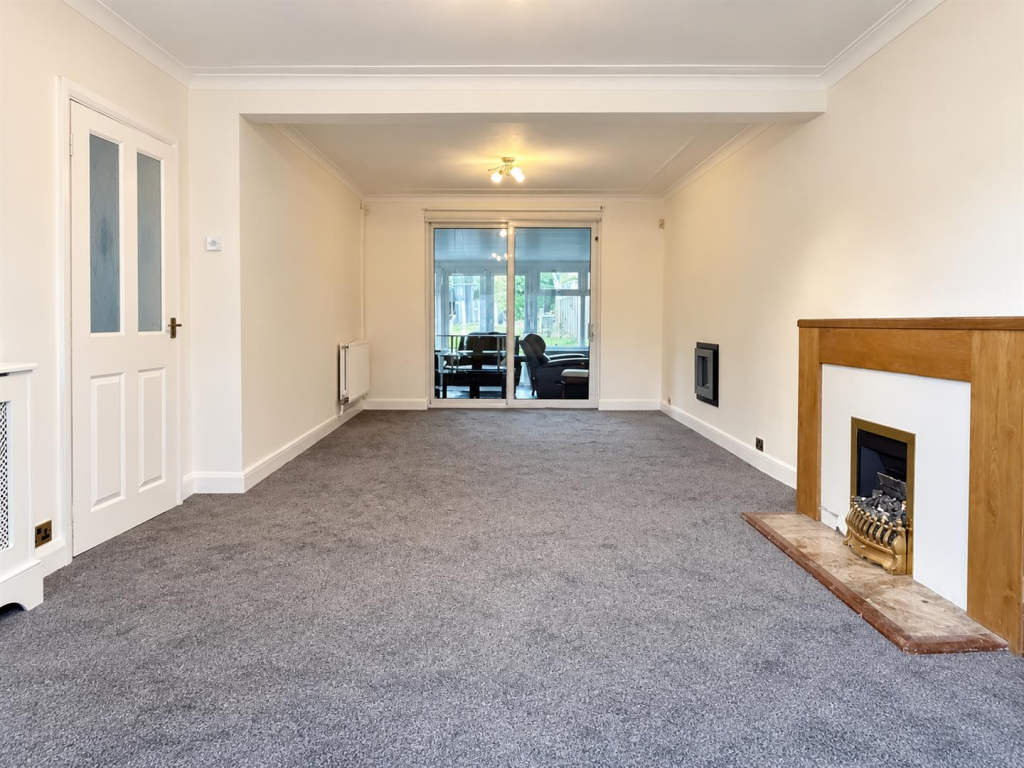 House in Luton - View 2