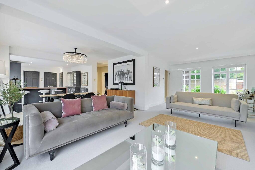 House in Slough, Windsor and Maidenhead - More