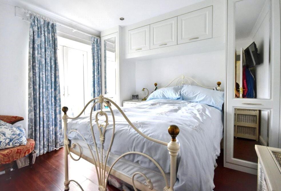 House in Waverley, Heath End, Farnham - View 5