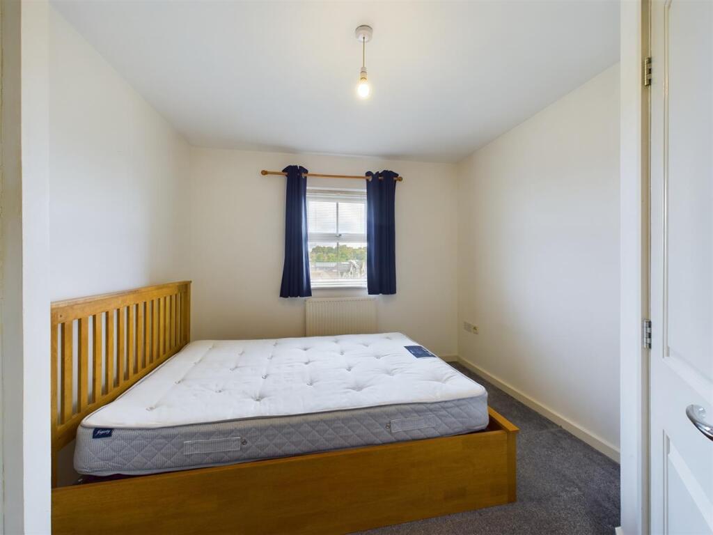 Apartment in Redhill - View 4