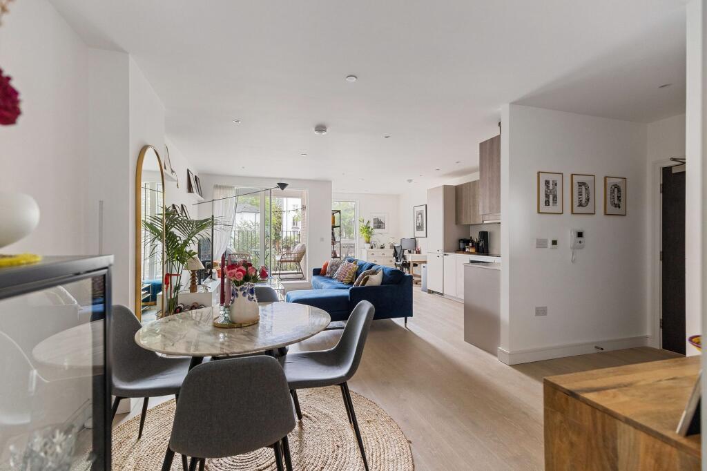 Apartment in London - More