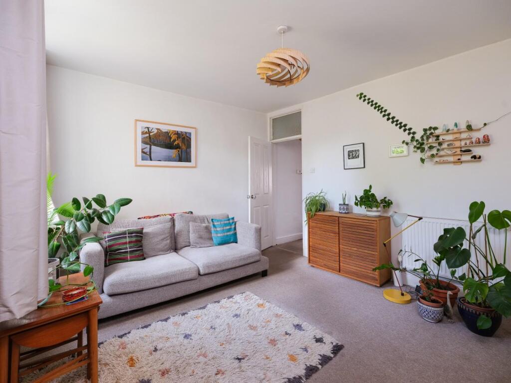 House in Bristol, Bedminster - More