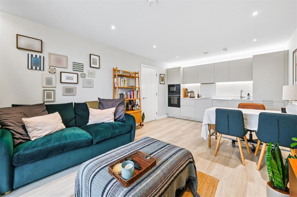 Apartment in London - View 2