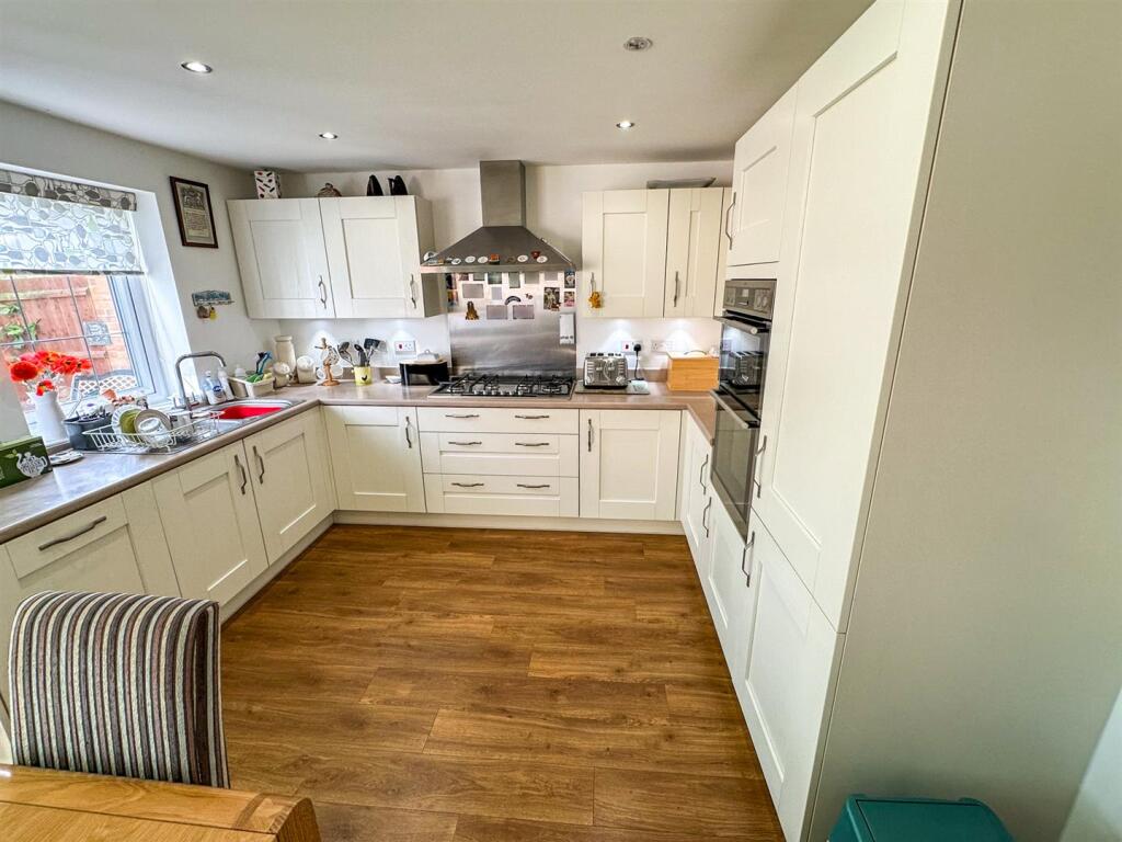 House in Weldon, Priors Hall Park - View 4