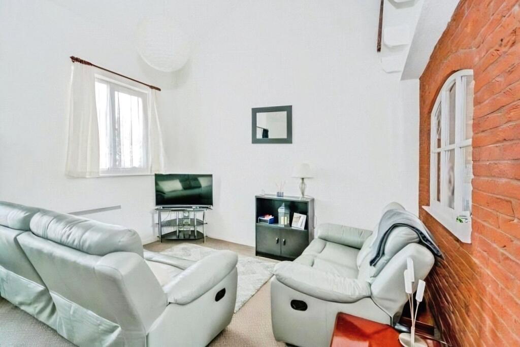 Pyeharps Road, Burbage, Hinckley, Leicestershire, LE10 photo 3
