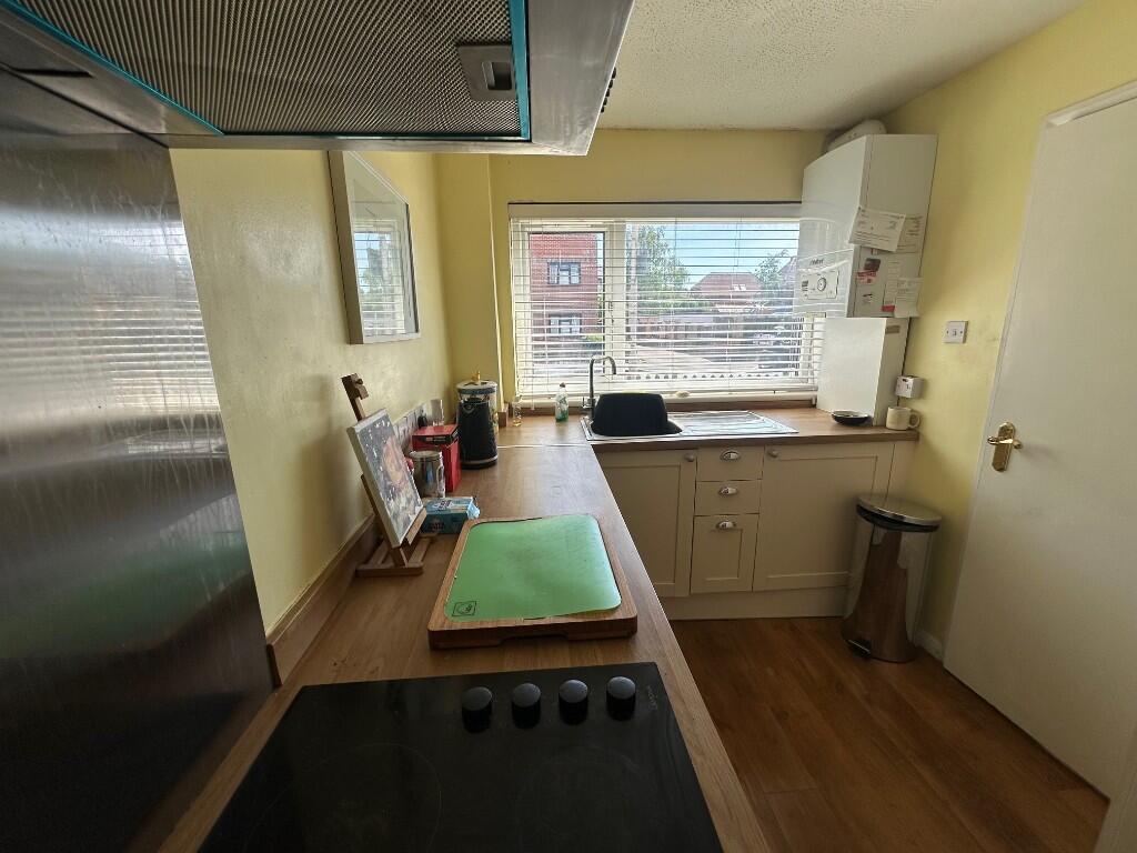 New North Road, Ilford, London, IG6 - View 6