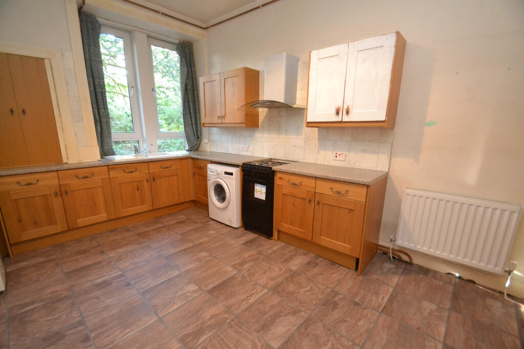 Apartment in Glasgow, Waverley Park, Langside - View 5