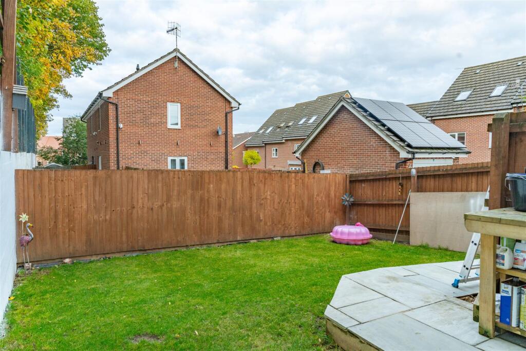Askew Way, Chesterfield photo 2