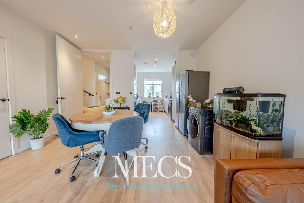 Main image of property: South Loop Square, Birmingham, West Midlands, B16