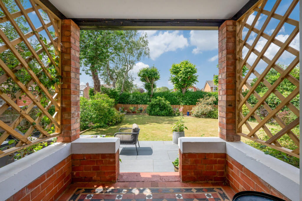 38 Main Street, Gunthorpe, NG14 - View 2