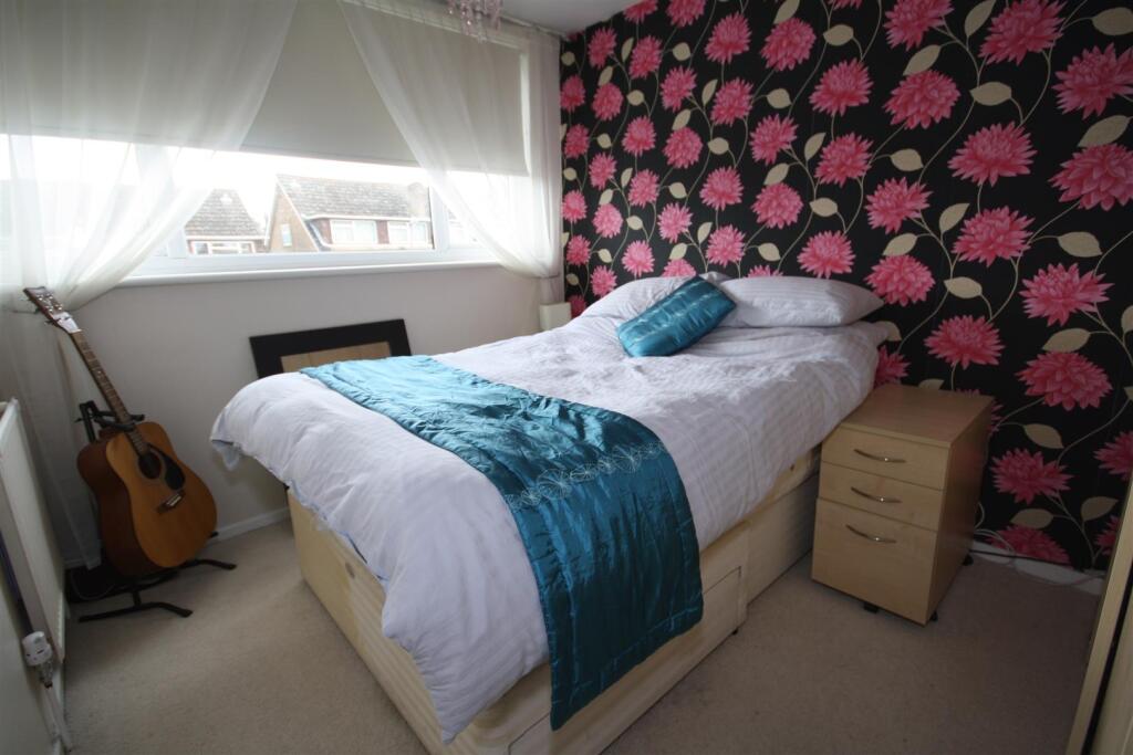 Vine Way, Brentwood photo 4