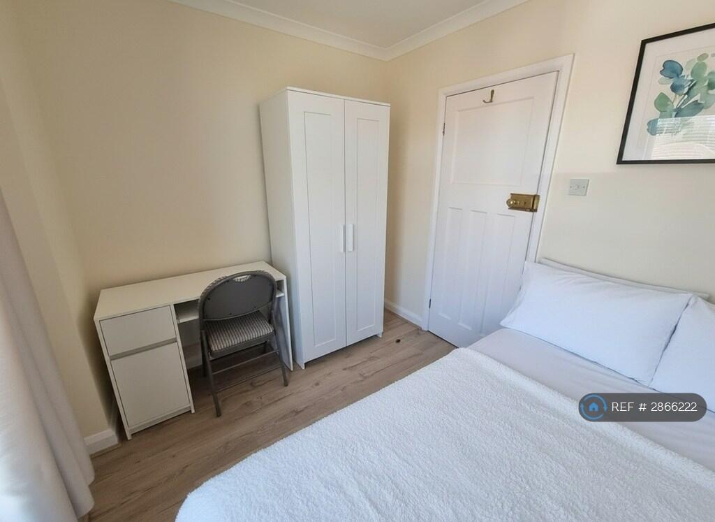 5 bedroom terraced house for rent