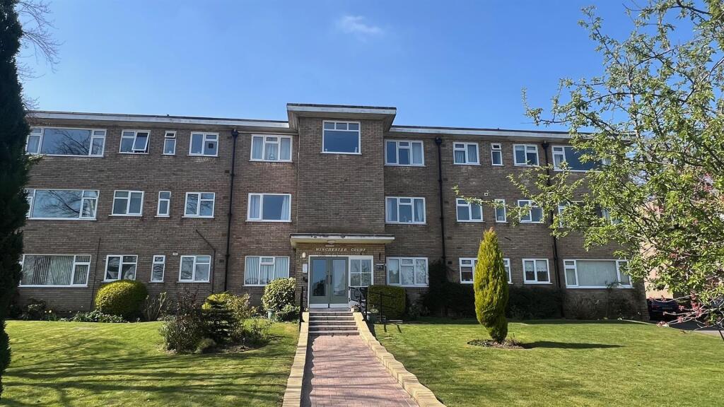 Main image of property: Vesey Close, Four Oaks